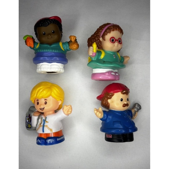 Lot Of 18 Fisher Price Little People Figures Toys Cars  2000s Gas Station - Picture 4 of 10